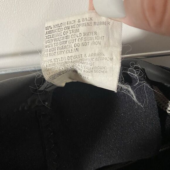 BARE Wetsuit Women's Size XL Wake Shorty Stretch Beach Vacation Workout - Picture 9 of 12